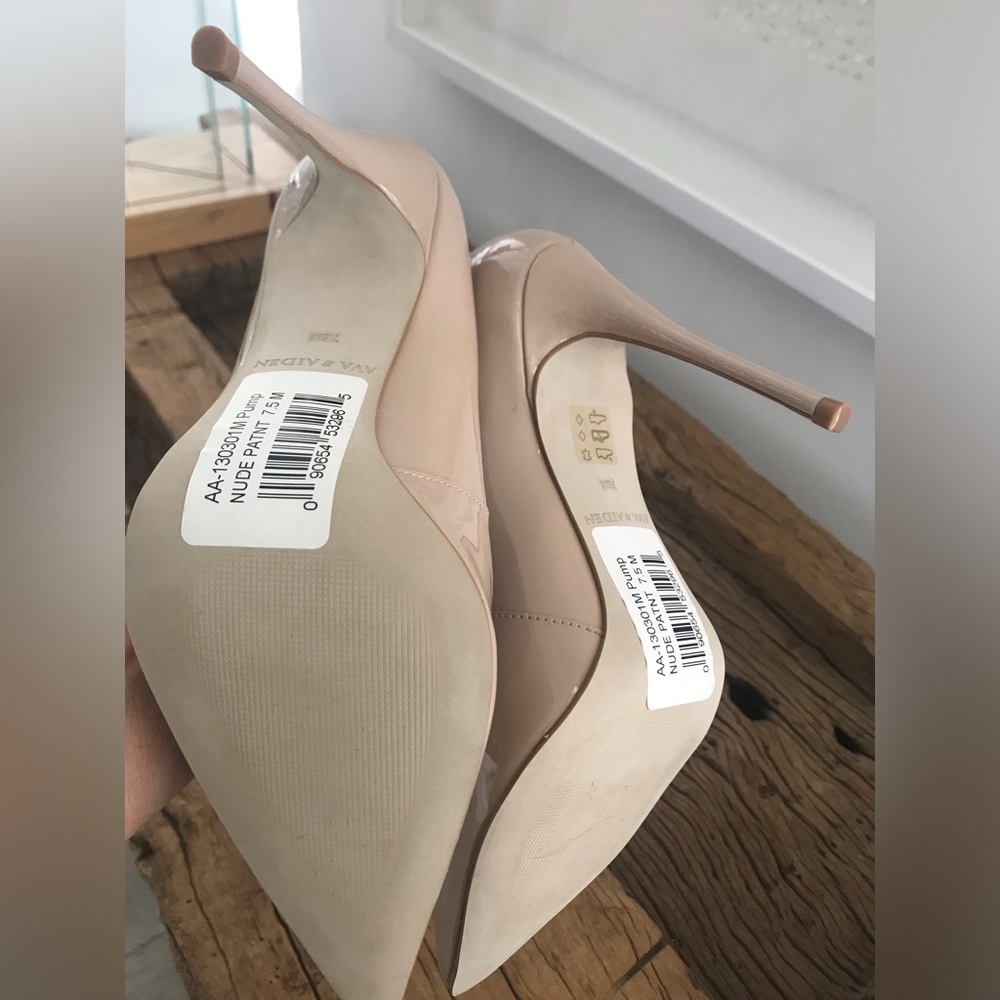 AVA & AIDEN Elegant Nude Patent Leather Stiletto Heels NWT - Picture 3 of 5
